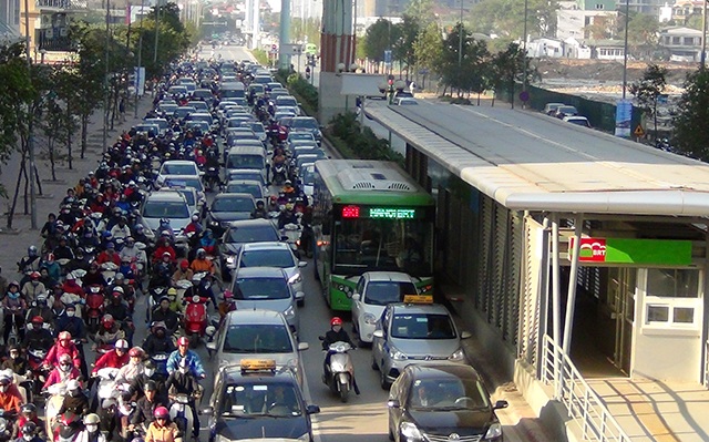 Dày đặc cao ốc bóp nghẹt trục đường hướng tâm Hà Nội - 3 Dày đặc cao ốc bóp nghẹt trục đường hướng tâm Hà Nội - 3