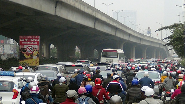 Hà Nội: Ùn tắc kéo dài trên nhiều tuyến phố - 11 Ùn tắc kéo dài hàng kilomet trên tuyến đường