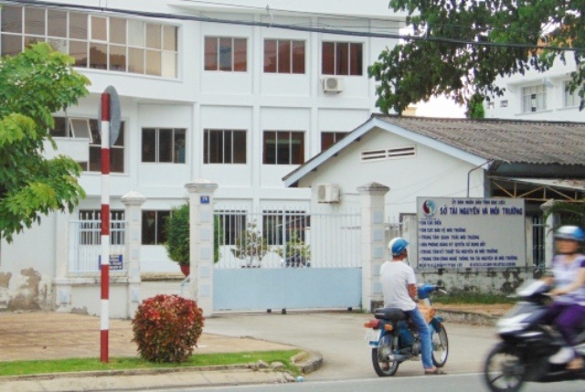 Khai trừ Đảng nguyên Giám đốc Trung tâm Kỹ thuật tài nguyên và môi trường Bạc Liêu - 1 Sở Tài nguyên và Môi trường tỉnh Bạc Liêu, nơi nguyên Giám đốc Trung tâm Kỹ thuật tài nguyên và môi trường trực thuộc Sở này bị khai trừ Đảng vì nhiều vi phạm.