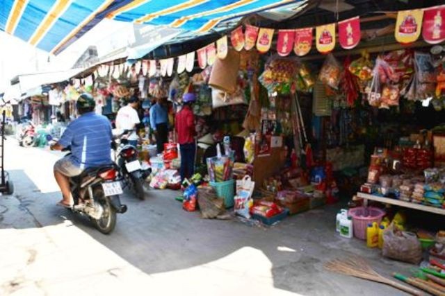 Nổ súng chỉ thiên cảnh cáo nhóm người phản đối xây chợ - 1 Một góc chợ Cái Nước cũ. (Ảnh minh họa)