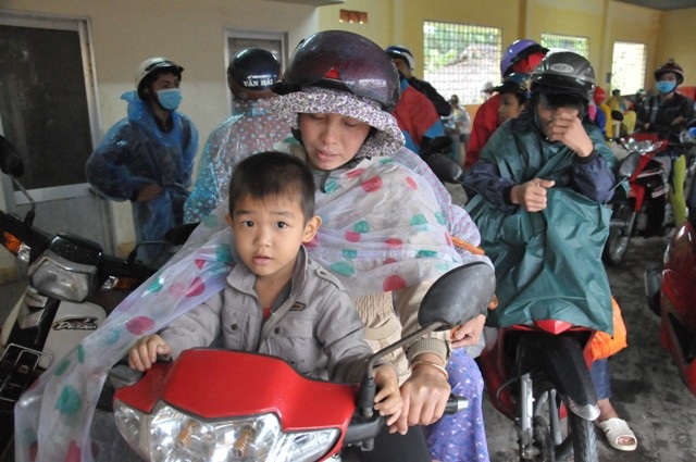 Người Sài Gòn, miền Tây chống bão - 9 Người Sài Gòn, miền Tây chống bão - 9