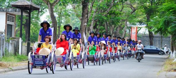 Du khách đến Huế trong dịp lễ 30/4 dự kiến gần 300 nghìn người - 3 Tour xích lô Huế