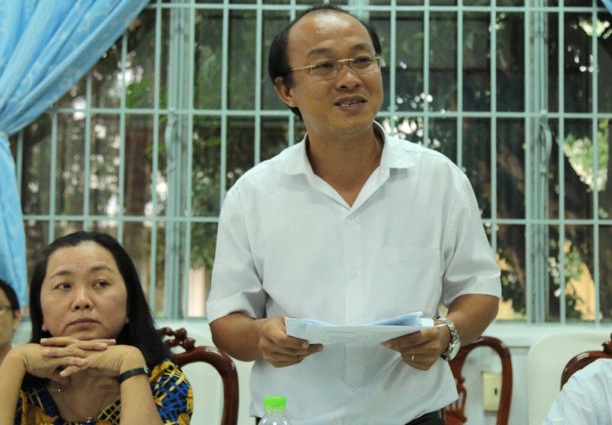 Vụ "xẻ thịt" đất nông nghiệp chấn động: Bí thư huyện uỷ nói gì? - 4 Ông Nguyễn Anh Đức trước đây làm Phó Chủ tịch HĐND huyện vừa mới được điều động sang làm Phó Chủ tịch UBND huyện Cần Giuộc phụ trách xử lý lĩnh vực, đất đai - xây dựng. Ông Đức được kì vọng sẽ dẹp loạn tình trạng xẻ thịt đất nông nghiệp tại địa bàn huyện này.