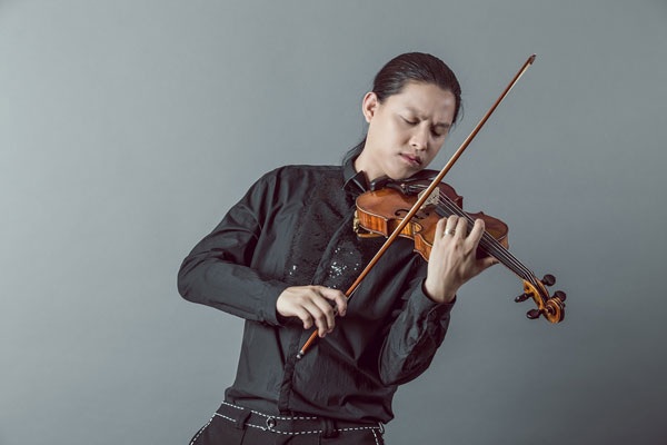 Nghệ sĩ opera Việt Dung: “Chúng tôi sẽ khiến khán giả rơi lệ hoặc cười thật rạng rỡ” - 2 Nghệ sĩ violin Anh Tú.