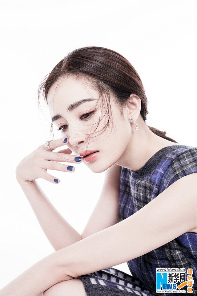 Dương Mịch đón sinh nhật lần thứ 31 bên Angelababy - 15
Ở tuổi 31, cô sở hữu một sự nghiệp đáng ngưỡng mộ, một gia đình xinh đẹp với một trong những nam diễn viên hấp dẫn nhất Trung Quốc. Dương Mịch và Lưu Khải Uy có với nhau 1 cô con gái 3 tuổi.