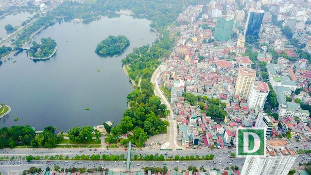 Biệt thự 3.000 m2 của cụ Trịnh Văn Bô và niềm vui của chiến sĩ sống sót sau vụ máy bay rơi - 2 Đường Nguyễn Đình Chiểu kéo dài được xây dựng men theo hồ Bảy Mẫu (quận Hai Bà Trưng) nên uốn lượn thành nhiều khúc dù chỉ dài 600m. Đoạn đường ngắn nhưng có ý nghĩa tháo gỡ giao thông ở khu vực có mật độ dân cư đông đúc bậc nhất Hà Nội. (Ảnh: Toàn Vũ)