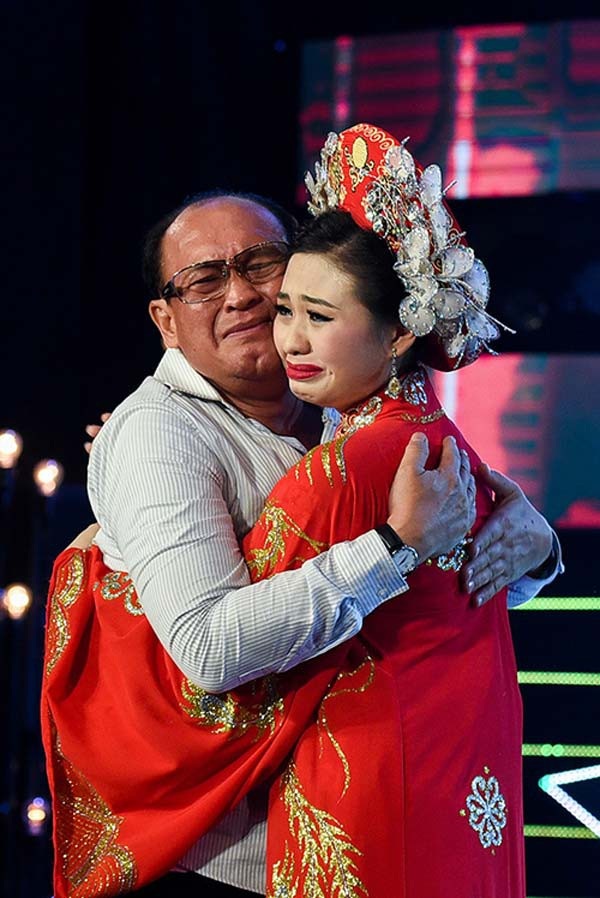 Duy Phương và hai con lên tiếng sau chia sẻ gây sốc của Lê Giang - 4 Lê Lộc từng khóc khi diễn trong chương trình Sao nối ngôi có sự xuất hiện của ba