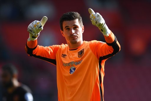 Đội hình tiêu biểu vòng 35 Premier League: “Gà trống” bùng nổ - 1 Eldin Jakupovic giúp Hull City kiếm được 1 điểm quý giá trước Southampton