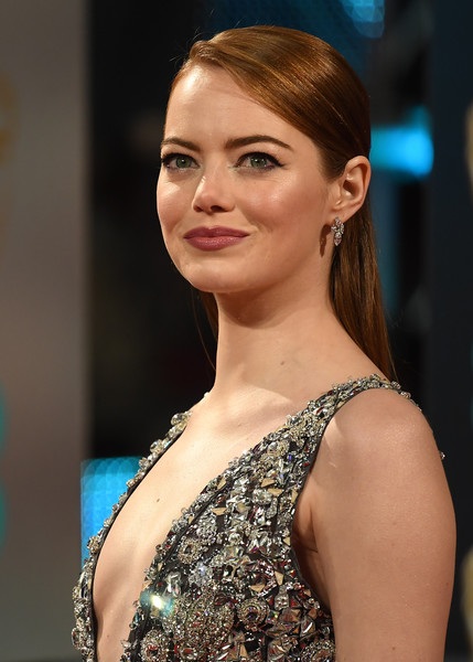 Dàn người đẹp rạng ngời trên thảm đỏ lễ trao giải BAFTA - 4
Emma Stone thanh lịch trên thảm đỏ