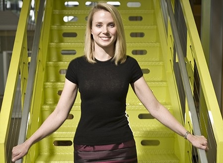Yahoo có thể bị “khai tử”, hàng loạt lãnh đạo sẽ từ chức - 1 Nữ CEO xinh đẹp Marissa Mayer đã rất nỗ lực để cứu “con tàu đắm” Yahoo nhưng có vẻ như thời gian dành cho cô đã hết