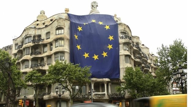 Cái giá Catalonia phải đánh đổi nếu ly khai Tây Ban Nha - 4
Catalonia có nguy cơ bị tước các đặc quyền nếu tách khỏi Tây Ban Nha. (Ảnh: Reuters)