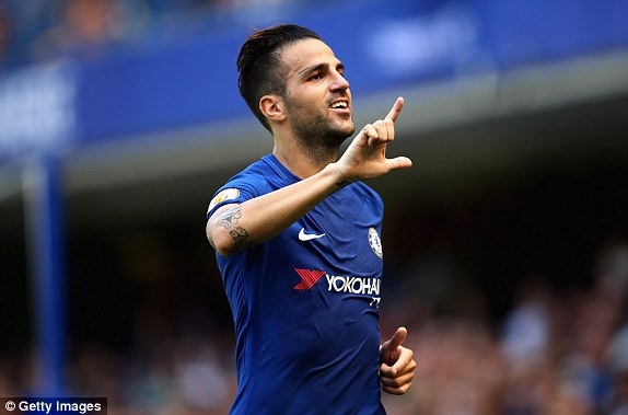 
Fabregas ăn mừng bàn thắng mở tỉ số
