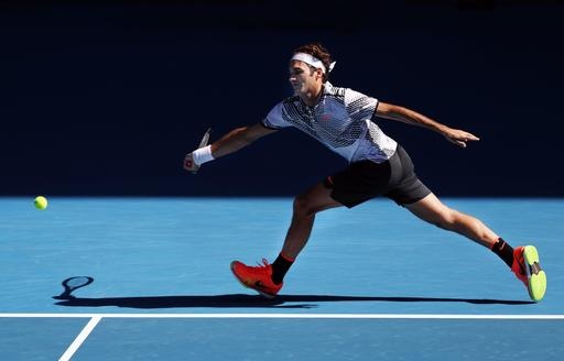 Federer “lướt nhanh”, Kerber vất vả giành vé đi tiếp - 2
Federer tiếp tục có chiến thắng nhanh chóng ở Australian Open