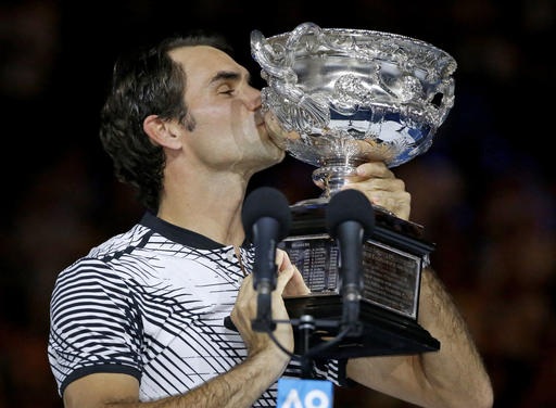 Đánh bại Nadal, Federer lần thứ năm vô địch Australian Open - 1
Danh hiệu vô địch Australian Open thứ 5 của Federer