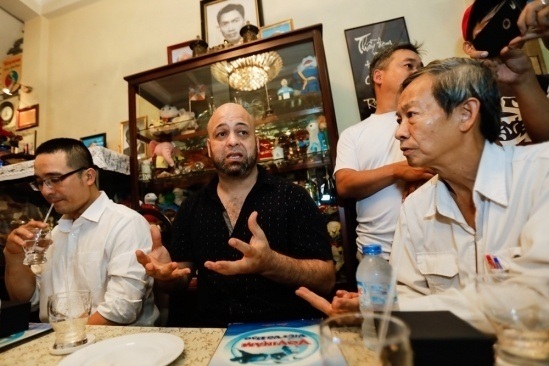 Võ sư Flores: “Nếu bị phóng điện, tôi sẽ bái Huỳnh Tuấn Kiệt làm sư phụ” - 1 Võ sư Flores chỉ muốn kiểm chứng công phu truyền điệncủa võ sư Huỳnh Tuấn Kiệt
