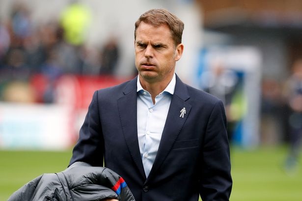 HLV đầu tiên ở Premier League bị sa thải sau 4 vòng đấu - 1 HLV Frank de Boer bị sa thải chỉ sau 4 vòng đấu