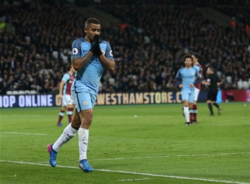 Đội hình tiêu biểu vòng 23 Premier League: Lần đầu của “bom tấn” - 3 Gabriel Jesus tỏa sáng rực rỡ trong lần đầu đá chính ở Premier League