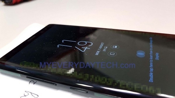 Phác họa” chân dung” Galaxy Note 8 qua tin đồn trước giờ ra mắt - 2 Ảnh nguyên mẫu thử nghiệm của Galaxy Note 8 bị rò rỉ cho thấy sản phẩm sở hữu màn hình vô cực giống Galaxy S8/S8+