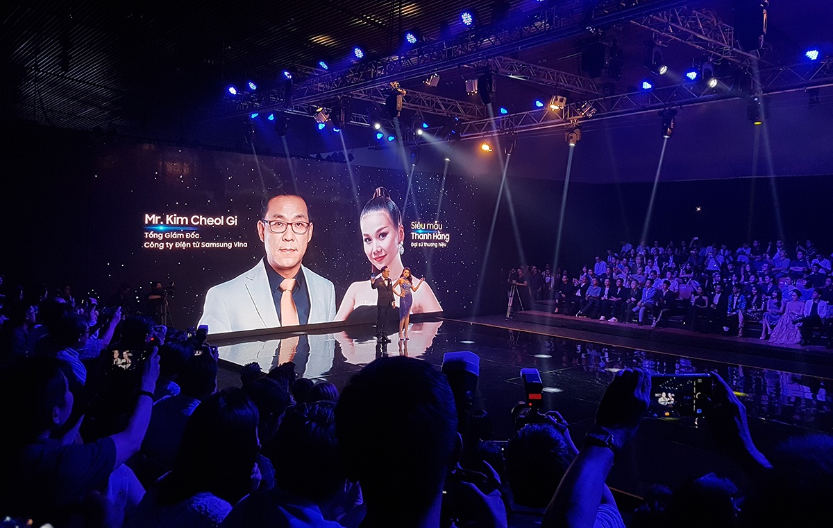 Galaxy S8 chính thức ra mắt tại Việt Nam, giá 18,5 triệu đồng - 1 Galaxy S8 chính thức ra mắt tại Việt Nam, giá 18,5 triệu đồng - 1