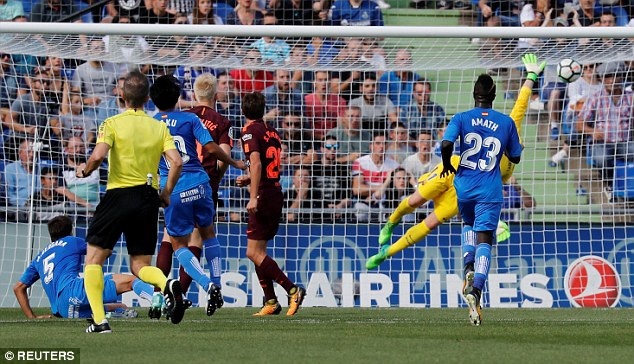 Hạ Getafe, Barcelona duy trì mạch toàn thắng ở La Liga - 1 Shibasaki mở tỷ số 1-0 cho Getafe