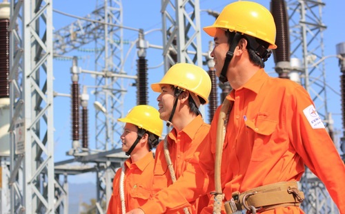 Nóng chuyện "Quý tử" nhà cựu Bộ trưởng đến chuyện tăng thuế xăng dầu - 3 Nóng chuyện "Quý tử" nhà cựu Bộ trưởng đến chuyện tăng thuế xăng dầu - 3