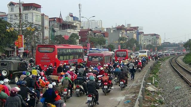 Cửa ngõ Hà Nội, Sài Gòn ùn tắc nghiêm trọng - 21
