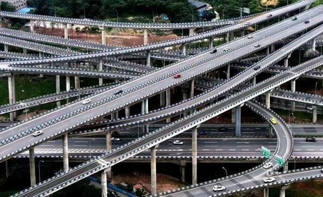 Hoa mắt trước hệ thống cầu vượt chằng chịt như ma trận - 1 Hệ thống cầu vượt Hoàng Giác Loan nhìn từ trên cao
