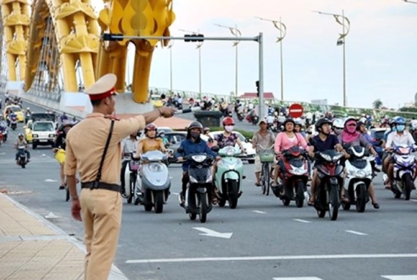 “Nóng” tranh luận nghị quyết hạn chế phương tiện cá nhân - 1 Đà Nẵng sẽ mở rộng mạng lưới vận tải công cộng, hạn chế lưu thông phương tiện cá nhân ở trung tâm thành phố