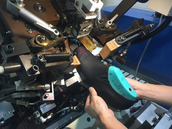 Startup trẻ tự tin “chất lượng sản phẩm của sShoe không hề thua kém bất kì một hãng lớn nào”.