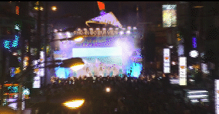 Hàng ngàn du khách “chen chân” phố đi bộ Bùi Viện ngày khai trương - 1