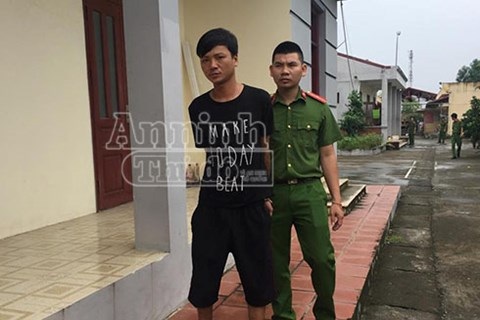 Đối diện kẻ giết người man rợ, tự nhận mình là… gió - 2 Nguyễn Viết Lực từng có tiền án tội lừa đảo chiếm đoạt tài sản nên có nhiều mánh khóe để đối phó với Công an