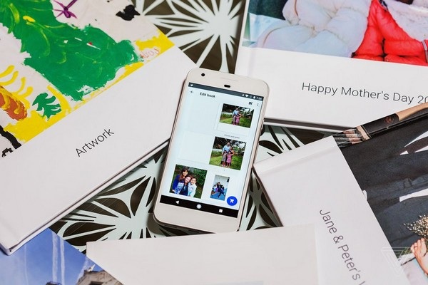 Google Photos bổ sung thêm tính năng xóa chi tiết thừa trên ảnh cực ấn tượng - 3 Nếu muốn, người dùng có thể dùng Google Photos để đặt in những cuốn album ảnh thực sự