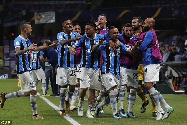 Real Madrid - Gremio: Thử thách không dễ dàng - 2
Gremio vượt qua Pachuca (Mexico) 1-0 ở bán kết nhờ bàn duy nhất của Everton