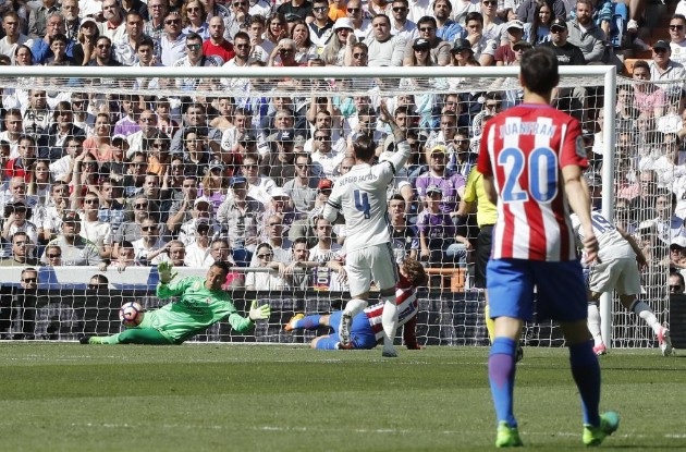 Real Madrid và Atletico bất phân thắng bại tại Bernabeu - 12
Atletico là đội chơi ép sân hơn
