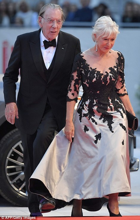 
Bà đã giành rất nhiều giải thưởng điện ảnh trong đó có giải Oscar, giải SAG, Emmy, Quả Cầu Vàng...
