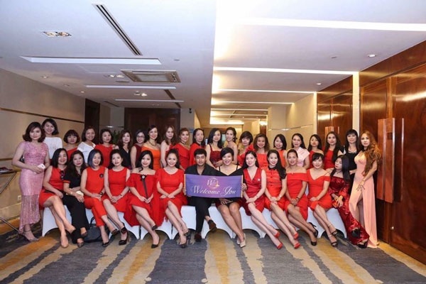 Nữ hoàng Hoa Hồng Bùi Thị Thanh Hương – “Thiên sứ” của sự kết nối - 3 Wlin Rose – CLB trực thuộc Mạng lưới Nữ lãnh đạo do Nữ hoàng Hoa hồng kiến tạo và giữ vai trò chủ tịch.