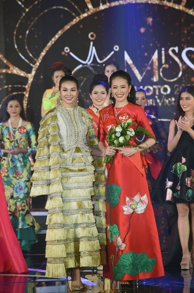 Người đẹp Vũ Hương Giang đăng quang Miss Photo 2017 - 4 Người đẹp Trần Đình Thạch Thảo (SBD 642), sinh năm 1997, đến từ Bình Thuận, đăng quang Á khôi 2.