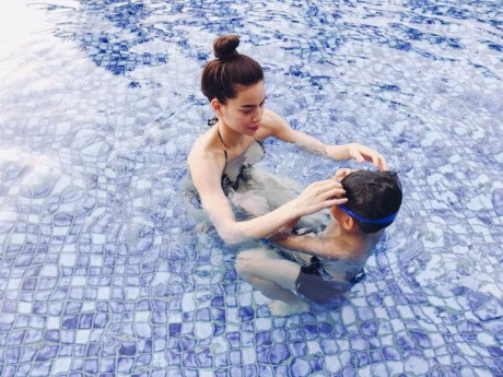 Trong ngày lễ 2/9, ca sĩ Hồ Ngọc Hà vui chơi cùng con trai tại Đà Nẵng, đây là địa điểm du lịch cô yêu thích nhất.