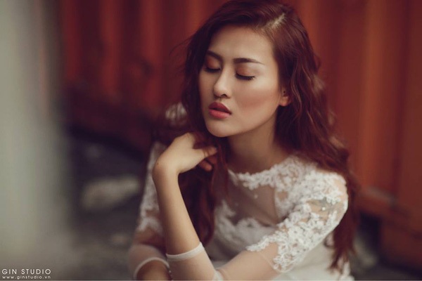 Ngỡ ngàng nhan sắc ngày càng khác lạ của hot girl Hà Lade - 12 Ngỡ ngàng nhan sắc ngày càng khác lạ của hot girl Hà Lade - 12