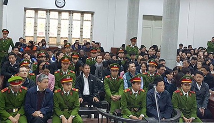Hà Văn Thắm bị khởi tố thêm tội danh “Tham ô tài sản” - 2 Hà Văn Thắm cùng hàng loạt đồng phạm bị khởi tố thay đổi tội danh.