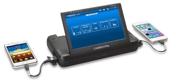 Công ty giúp FBI hack iPhone bị... hacker lấy cắp 900GB dữ liệu - 1 Sản phẩm chính của Cellebrite là UFED, thiết bị cho phép lấy dữ liệu từ hàng ngàn smartphone khác nhau ngay cả khi các thiết bị đang bị khóa