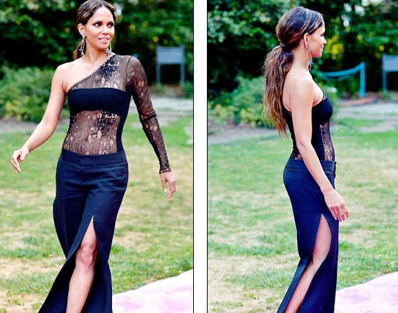Halle Berry trẻ đẹp đáng kinh ngạc ở tuổi 51 - 2
Nữ diễn viên nổi tiếng khoe vóc dáng thanh mảnh trong trang phục gợi cảm