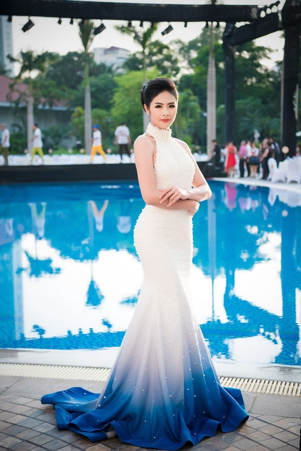 Những Hoa hậu hiếm hoi không “nâng cấp vòng 1”, “đập mặt xây lại” - 21 Cô cũng cho rằng, có nhiều cách để bản thân tự hoàn thiện nhan sắc qua thời gian mà không cần đến dao kéo.