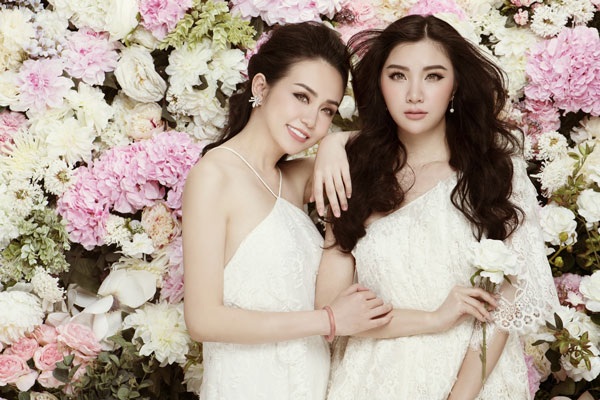 Hương Baby và Hạnh Sino thân thiết như chị em sinh đôi - 9 Hương Baby và Hạnh Sino thân thiết như chị em sinh đôi - 9