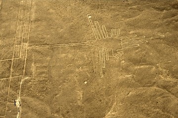 Các đường vẽ Nazca ở Peru được tạo ra để thu hút người ngoài hành tinh? - 9
Một hình vẽ chim ruồi dài 93 mét.