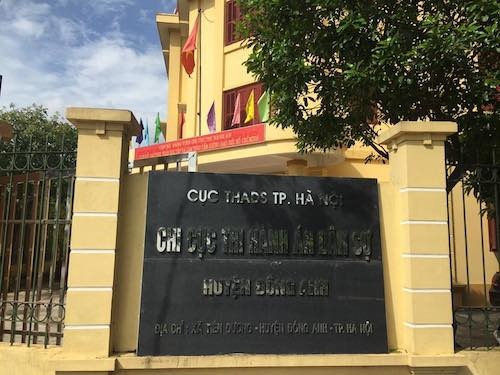 Vụ thi hành án vô lý đến kỳ quặc giữa thủ đô: Xuất hiện thêm nạn nhân kêu cứu! - 7
Chính Chi cục trưởng Chi cục thi hành án huyện Đông Anh cũng bất bình về vụ thi hành án lạ kỳ này.