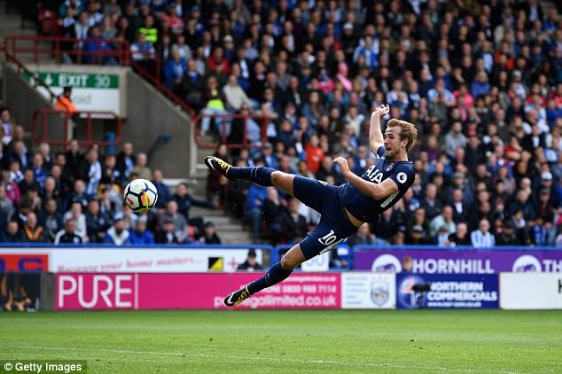 Real Madrid muốn mua Harry Kane với giá 200 triệu euro - 1 Real Madrid bất ngờ định giá Harry Kane lên đến 200 triệu euro (khoảng 177 triệu bảng)