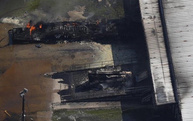 Siêu bão Harvey có thể "ngốn" 180 tỷ USD của Mỹ - 4 Vụ nổ nhà máy hóa chất tại Crosby, Texas ngày 31/8 dấy lên quan ngại về sức khỏe của người dân và ảnh hưởng tới môi trường sau cơn bão. (Ảnh: Reuters)