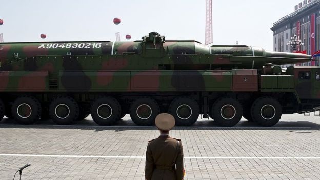 Tham vọng hạt nhân của Triều Tiên làm dậy sóng thế giới - 16
Tên lửa tầm trung Taepodong (Ảnh: AFP)