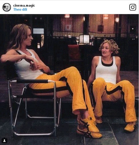 Bức ảnh ghi lại khoảnh khắc nữ minh tinh Uma Thurman trò chuyện với diễn viên đóng thế của mình, khi đang quay bộ phim “Kill Bill”.